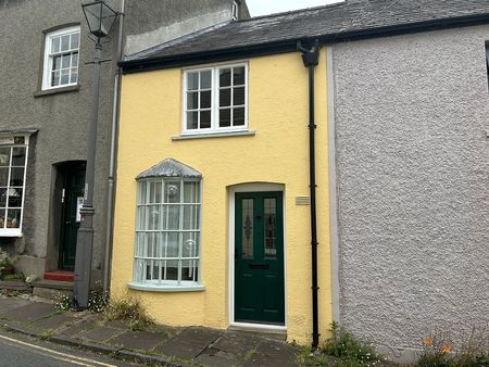 7 Bridge Street, Crickhowell, Powys. - Photo 2