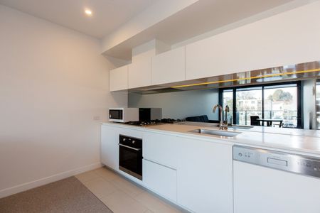 107/8 Bond Street, South Yarra VIC 3141 - Photo 4