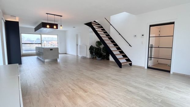 Recent duplex appartement met ruim terras, twee slaapkamers en dressing - Photo 1