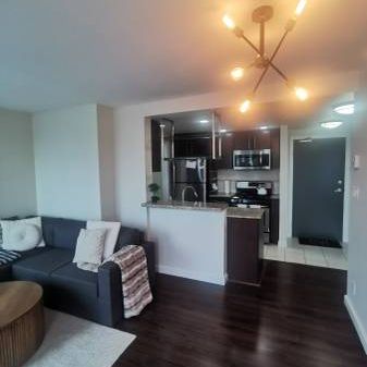 Yaletown Furnished 1 Bed, 1 Bath with City Views and 5-Star Amenities - Photo 1