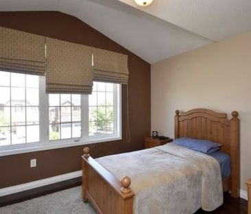 For Lease - 3364 Chief Mbulu Way, Mississauga, Ontario - Photo 4