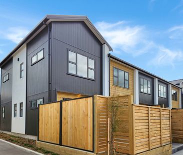 Tidy Townhouse in Wainui! - Photo 3