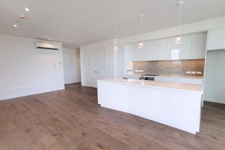 1 Bedroom on Green Ln W - Photo 2