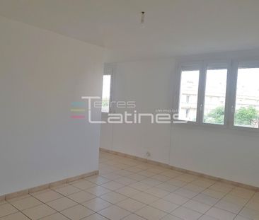 Location Appartement 4 pièces 69m² NIMES 30000 - Photo 3