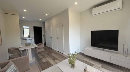 Mangere Bridge Living – Comfortable. Convenient. Ideal. - Photo 5