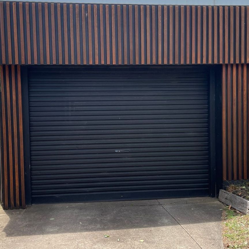 Beautiful Sunlit Family Home - Photo 1