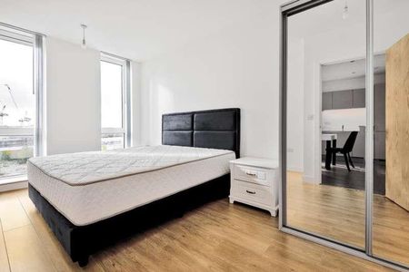 Royal Winchester House, Bracknell, RG12 - Photo 2