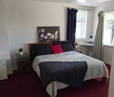 HEART OF FREEMAN BAY.. 5 MIN AUCKLAND CENTRAL. - Photo 1