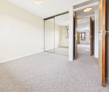 Hawthorne Crescent, West Drayton, UB7 - Photo 2