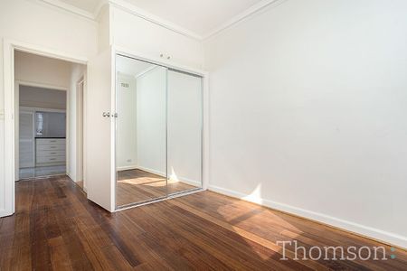 2/656 Toorak Road TOORAK - Photo 3