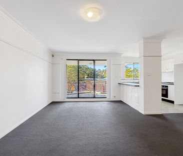 Spacious Two Bedroom Apartment For Lease, In Sought After Location - Photo 2