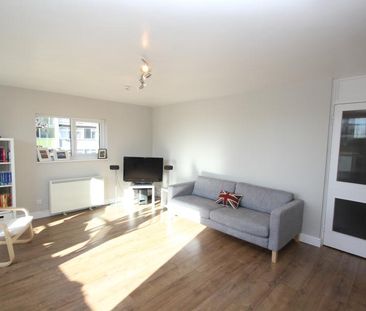 Hillview Road, Woking, Surrey, GU22 - Photo 4