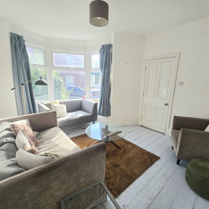 3 bed Terraced - To Let - Photo 1