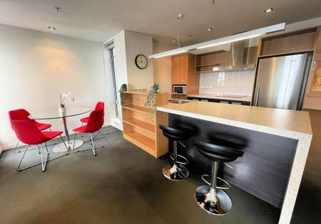 Superb central Wellington two bedroom apartment - Photo 2