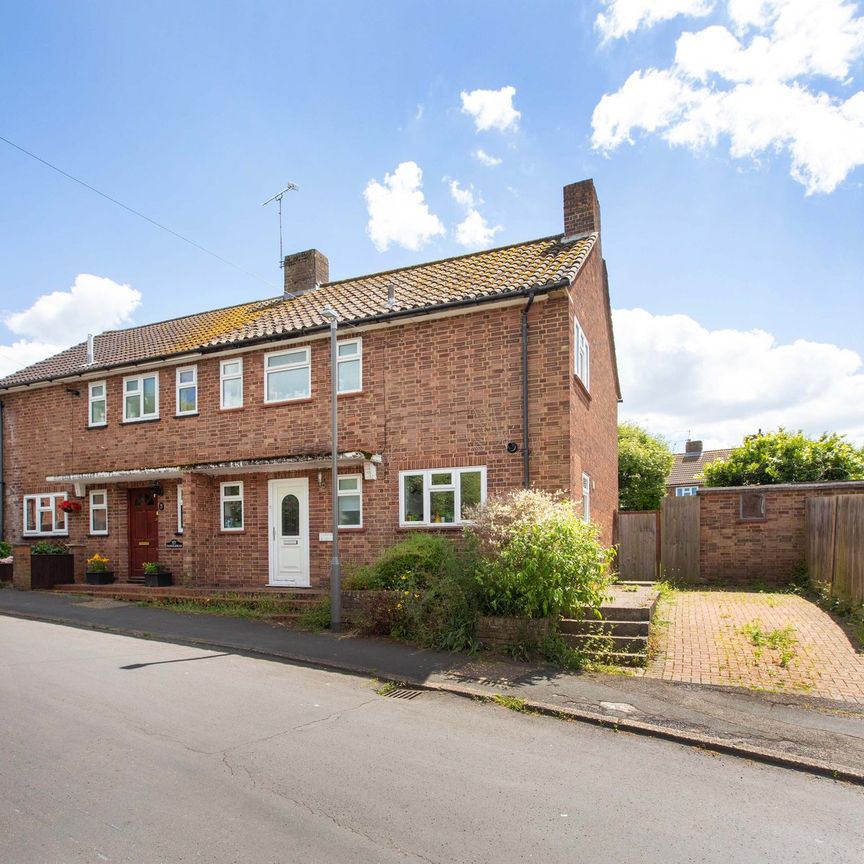 3 bed semi-detached house to rent in Candlemas Mead, Beaconsfield, HP9 - Photo 1