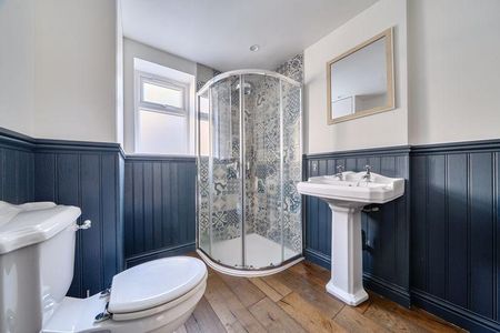 2 bedroom end of terrace house to rent - Photo 5