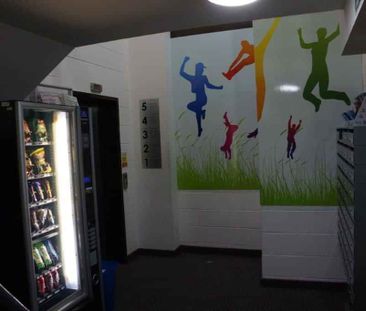 Large Room - Photo 5