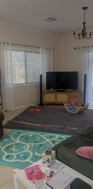 Flinders Park - Photo 1