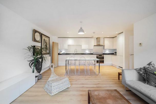 3 bedroom flat to rent - Photo 1