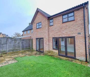 Spacious Detached Family Home with Garage available TO LET in Wymon... - Photo 2