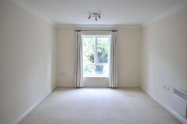 Woodcote Road, Wallington, SM6 - Photo 1