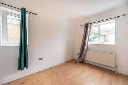 High Street, Plaistow, E13 - Photo 3