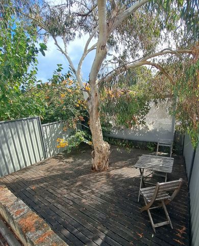 Fully Furnished granny flat - Photo 5