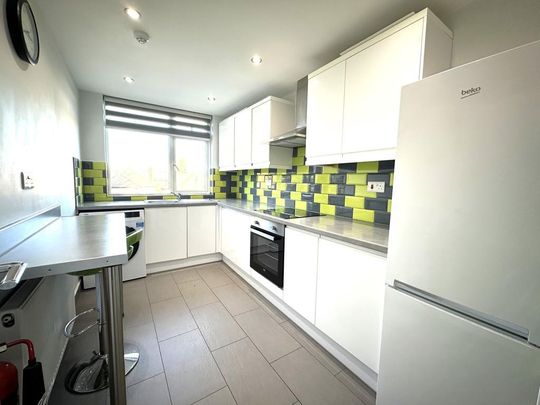 2 bedroom flat to rent - Photo 1