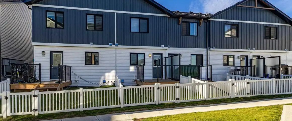 Modern 2Bed 2Full Bath Townhouse for Rent in Secord Promenade, West Edmonton — 2 Bedrooms Townhouse - Photo 1