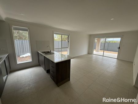 14 Cornwell Street, Munno Para Downs, SA 5115 - Photo 4