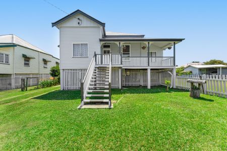 Beautiful Renovated Queenslander&excl; - Photo 4