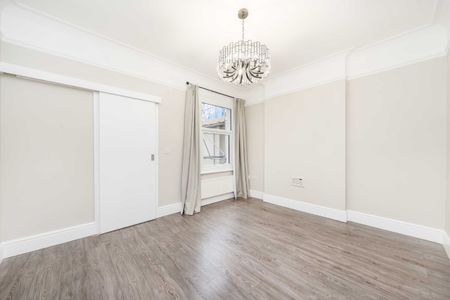 Cottenham Park Road, West Wimbledon, SW20, London - Photo 3