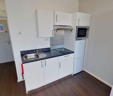 Studio to rent - Photo 2