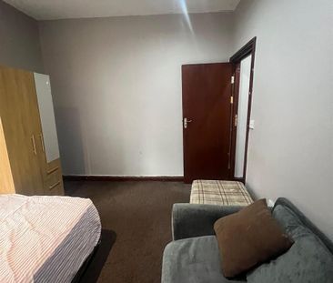 243 Dewsbury Road, Flat 2 - Photo 2