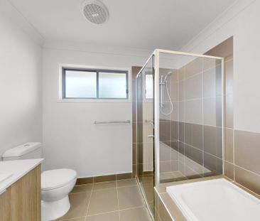 For Lease: Modern Family Living at 13 Brunner Drive, Park Ridge! - Photo 2