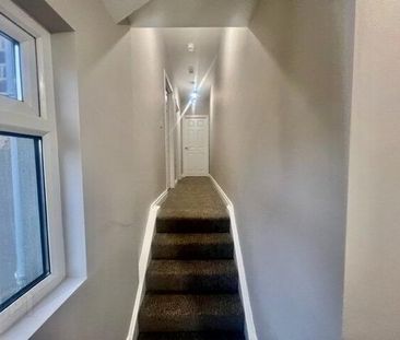 Flat 2, 49 South Parade, Belfast, BT7 2GL - Photo 3