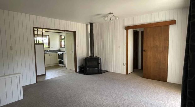 Four Bedrooms plus great Location - Photo 1