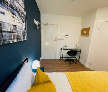 1 bedroom in a house share to rent - Photo 2