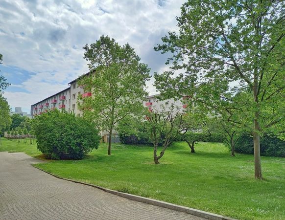 2 Zimmer, Küche, Bad, Balkon, Garage, 3.OG links - Foto 1