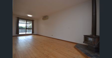 Impeccable family home in a prime location - Photo 2