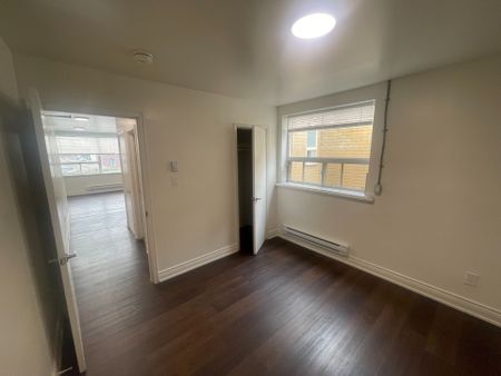 For Lease - 1985 Lawrence Avenue Unit# 2, Toronto, Ontario - Photo 2