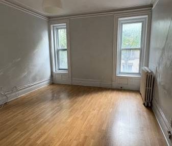 Downtown Studio apartment available November 1st\ - Photo 4