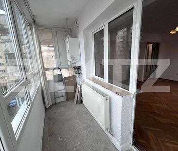 Apartament 4 camere, 79 mp, zona Ultracentrala - Fotografie 3