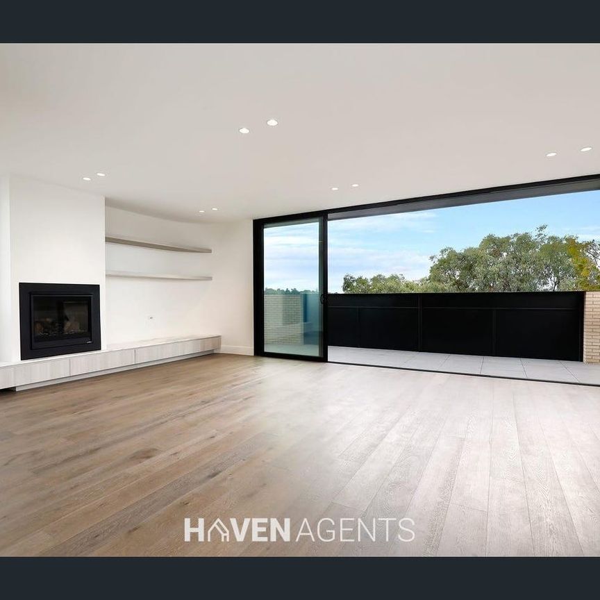 MODERN THREE-BEDROOM HAVEN WITH PRIVATE BALCONY LIVING I HAVEN AGENTS - Photo 1