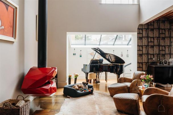 5 bedroom detached house to rent - Photo 1