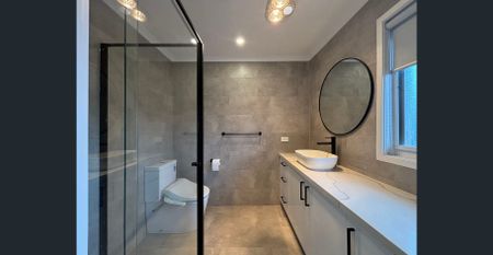 Solar Powered Family Home in a quiet location - Photo 2