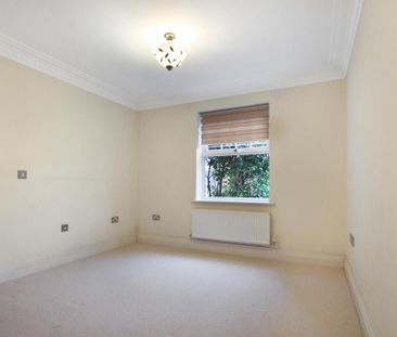 3 bedroom flat to rent - Photo 3