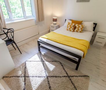 3 bedroom flat to rent - Photo 5
