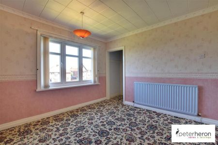 2 bedroom end of terrace house to rent - Photo 3