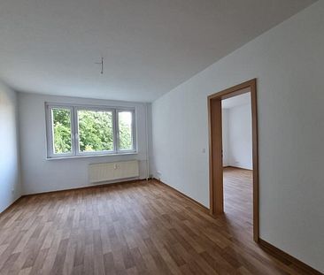 Sanierte Zweiraumwohnung mit Einbauküche - Photo 1